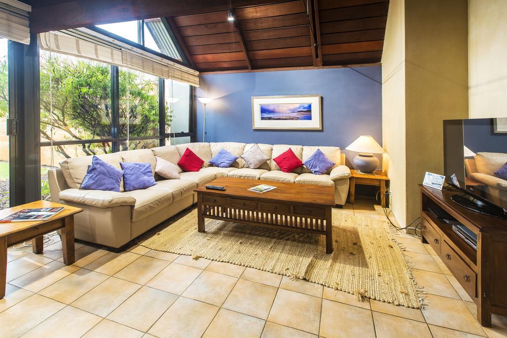 Whalers Cove Villas Дънсбъро Стая снимка