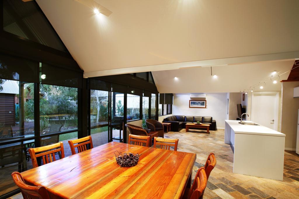 Whalers Cove Villas Дънсбъро Стая снимка